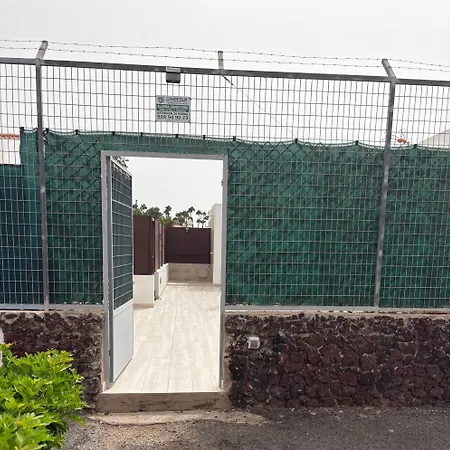 Semesterbostad Alhu *