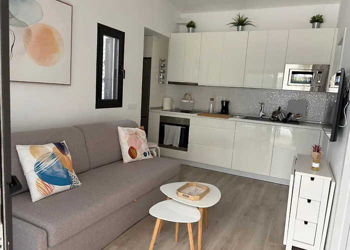 Con Entrada Privada Y Gran Terraza Soleada - Alhu Feriehus *